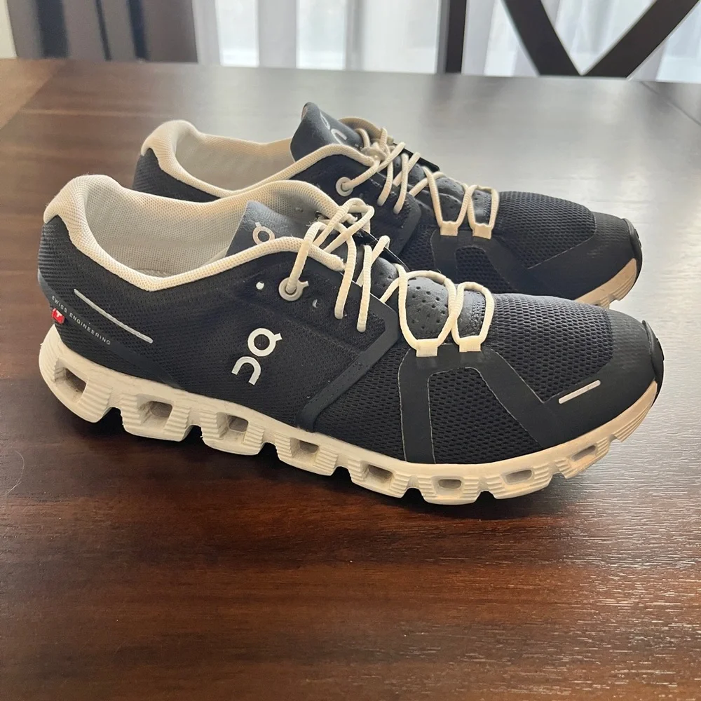 On Running breathable black